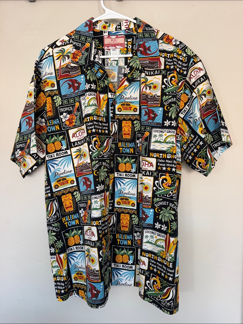 Men's Black Multicolor Hawaiian Button-Down Shirt